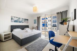 Sunny apartment with balcony