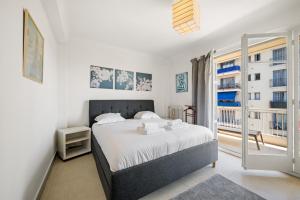 Sunny apartment with balcony