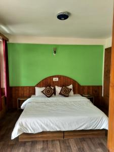 Joeys Hostel Manali