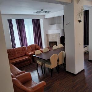 Conacul de la Dunăre, Eșelnița