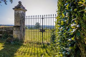 Villas Chateau de la Guerinchie, beautiful 7 bedroom castle in the heart of the Dordogne : photos des chambres