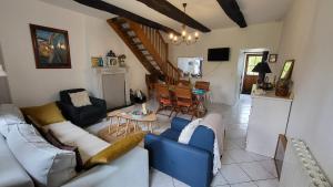 Maisons de vacances 17th century house with swimming pool : photos des chambres