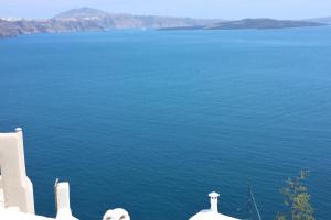 Phaos Oia Suites