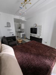 Miyas Crib Staycation A