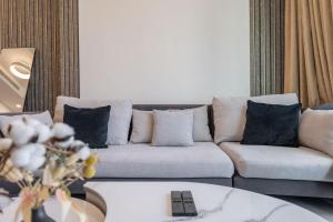 1 Bedroom in The Bay and in a Prime Location