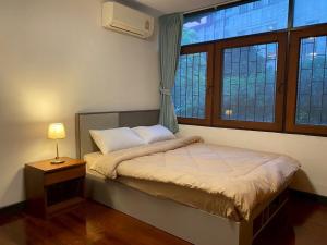 AT ASok Vintage House Near BTS Asok MRT Sukhumvit
