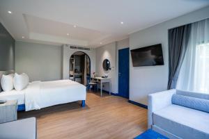 Phuket Island View Resort - SHA Extra Plus