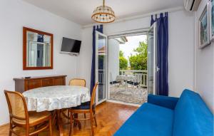 Gorgeous Apartment In Malinska