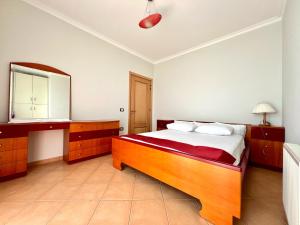 Blue Horizon Central Seaside Gem