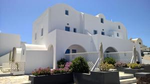 Laokasti Villas Santorini Greece