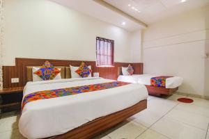 Hotel Town park near by relway stn