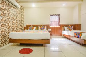 Hotel Town park near by relway stn