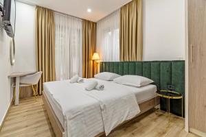 The Hotel National