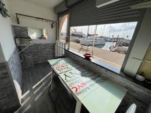 Gruissan Plage Studio RDC avec Piscine Wifi Parking Clim