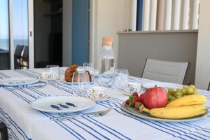 SE125 - Senigallia, esclusivo trilocale fronte mare con piscina