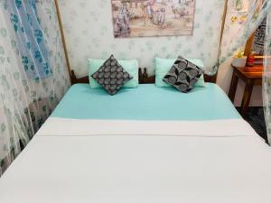 Star Rest Surf Camp Arugambay