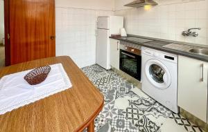 2 Bedroom Amazing Apartment In A Coruña