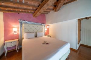 Classic Triple Room room in Residenza Conte di Cavour & Rooftop