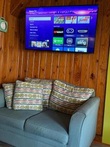 Cozy Beach Haven with Fenced Yard Pets OK Walk to beach