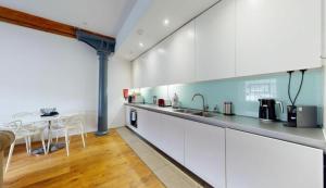 Luxurious Harbourside Apartment