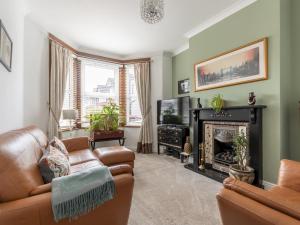 Comfortable 3 bed near Southend Pass the Keys