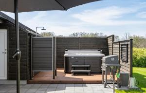 Cozy Home In Frørup With Jacuzzi