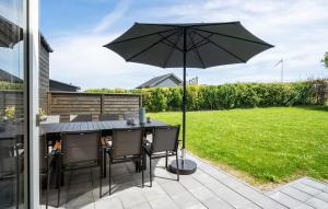 Cozy Home In Frørup With Jacuzzi