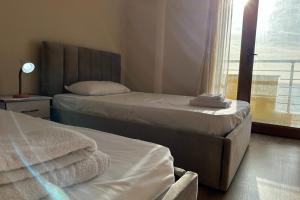 Lovely 2-Bedroom With Seaview, Best Location Big Sea Balcony