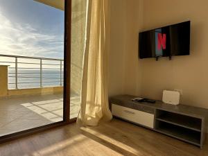 Lovely 2-Bedroom With Seaview, Best Location Big Sea Balcony