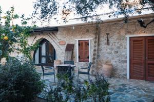Traditional Stone House - Where Tradition Meets Comfort