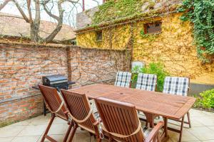 Komló Apartman - Gyula