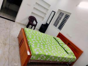 Jeevakanthan Home Stay Near Isha Yoga & Adiyogi