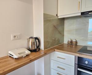 Bohemian Apt, Beachfront & Family Friendly - by BETA Premium