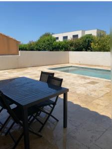Villas Immense villa avec piscine : photos des chambres