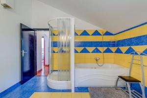 Heni Villa