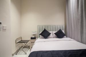 Luxury One-Bedroom Apt AlRimal-4