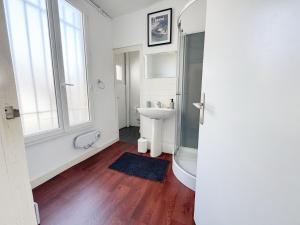Appartements Hypercentre Cholet, grande capacite 2 a 12 personnes max, 4 chambres : Appartement