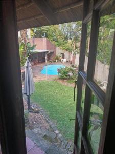 Robins Thatch Studio- bush camp in the suburbs-sleeps 2