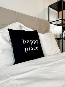 Brand New Minimalist Flat, Free Parking & Wifi