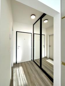 Brand New Minimalist Flat, Free Parking & Wifi