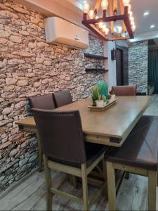 Elegant Art Deco Home