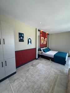 Sky Luxe Hotel