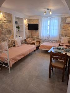 Patriko Stone House