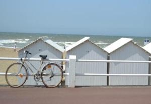 Vue sur Marais et 500 m de la plage