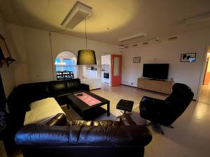 Rymligt 6 sovrum 3,5 badrum hus i vackra Tärendö