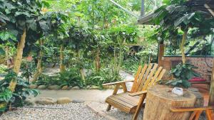 Romantic & Breezy Chalet - September Garden Homestay