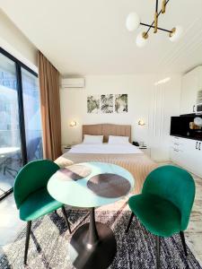 Люкс апартаменты студия в Steps с видом на море и горы