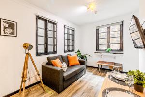 Langdon Apartments, Bouverie Place