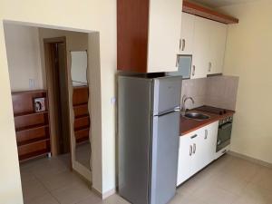 Cozy apartment in Sutomore