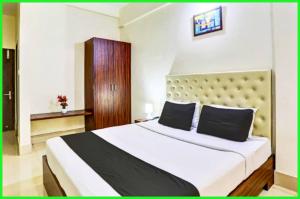Hotel Triple Tree Near Bhubaneswar Railway Station - Lift and Restaurant Facilities - Fully Air Conditioning Rooms - Top Rated Hotel In Bhubaneswar